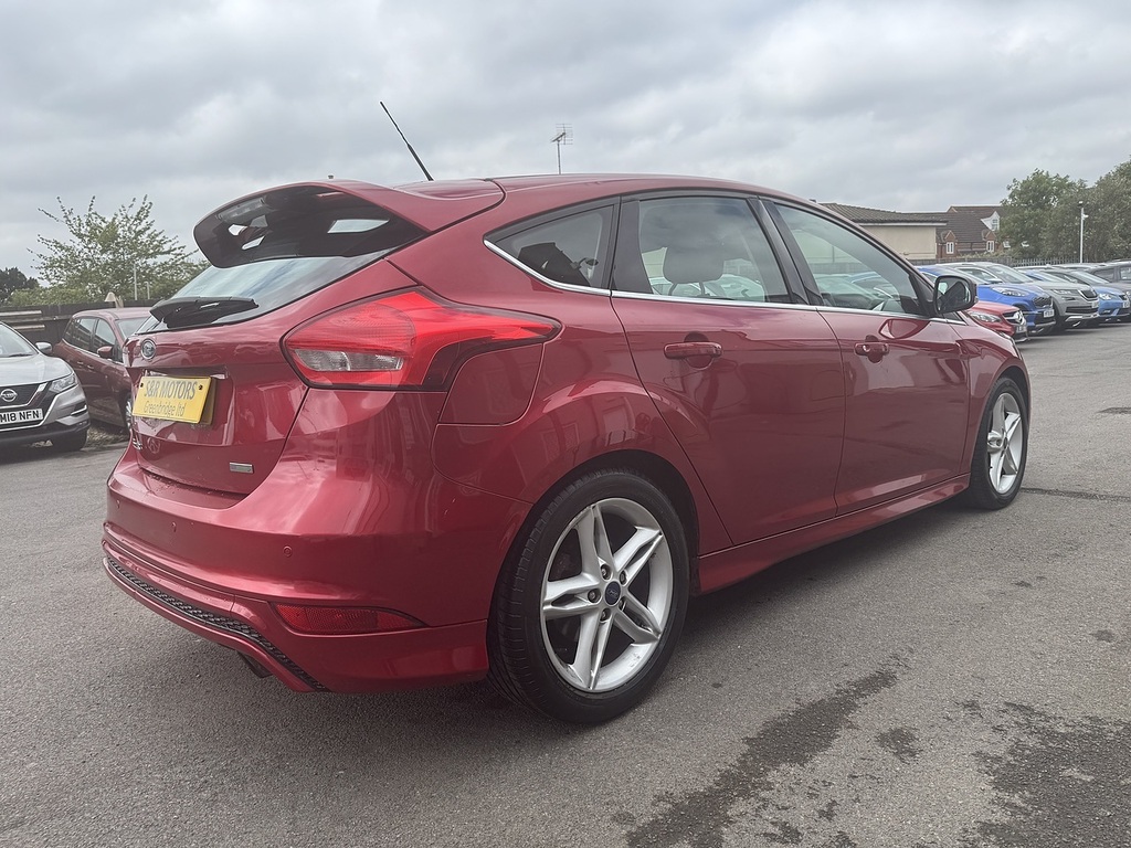 Ford Focus T Ecoboost Zetec S Red #4