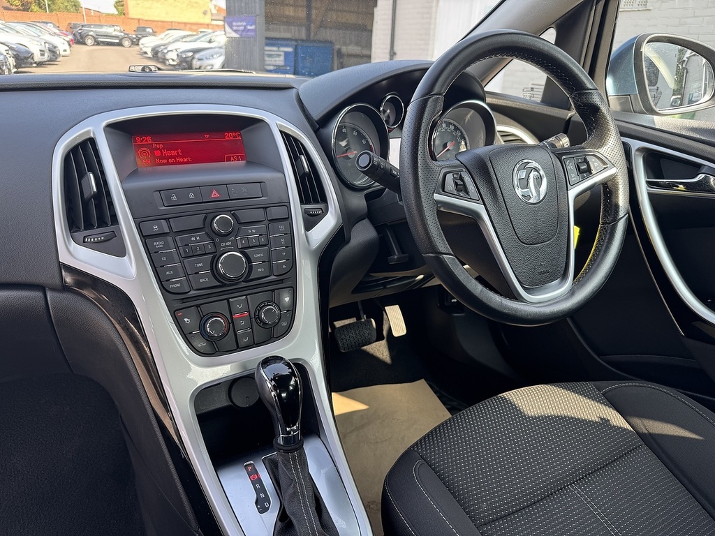Vauxhall Astra Cdti Ecoflex Es White #29