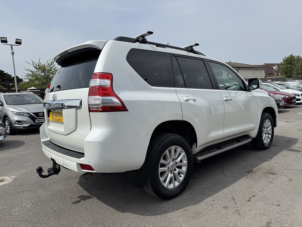 Toyota Land Cruiser D Icon White #4