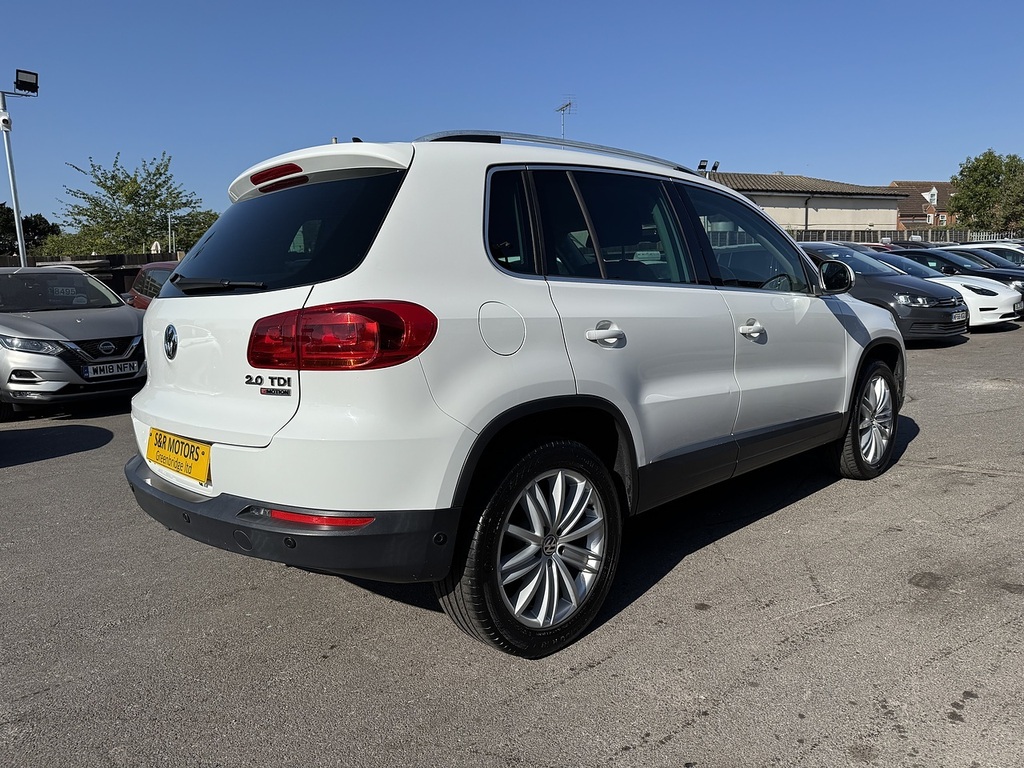 Volkswagen Tiguan Tdi Bluemotion Tech Match Edition White #4