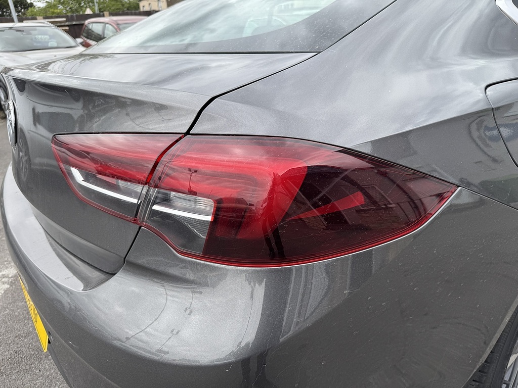 Vauxhall Insignia 1.5 Turbo D Se Edition Black #10