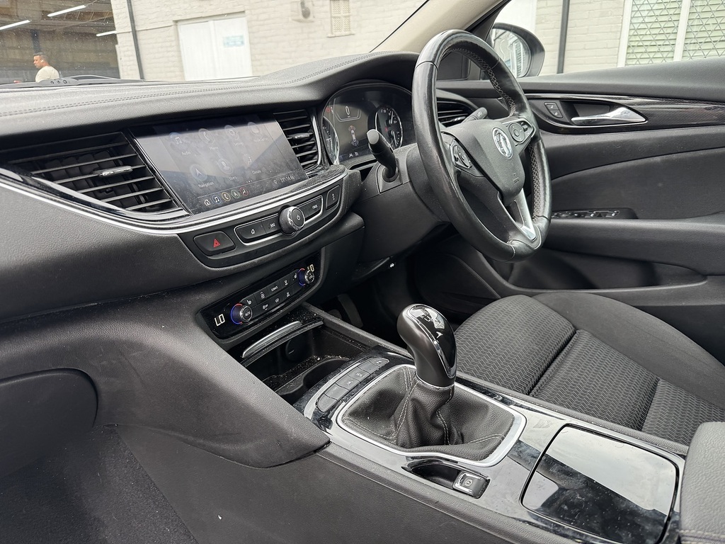 Vauxhall Insignia 1.5 Turbo D Se Edition Black #18