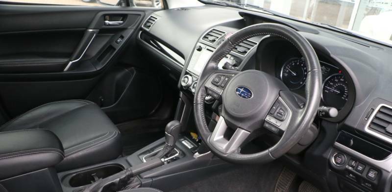Subaru Forester 2.0 Xe Premium Lineartronic White #6