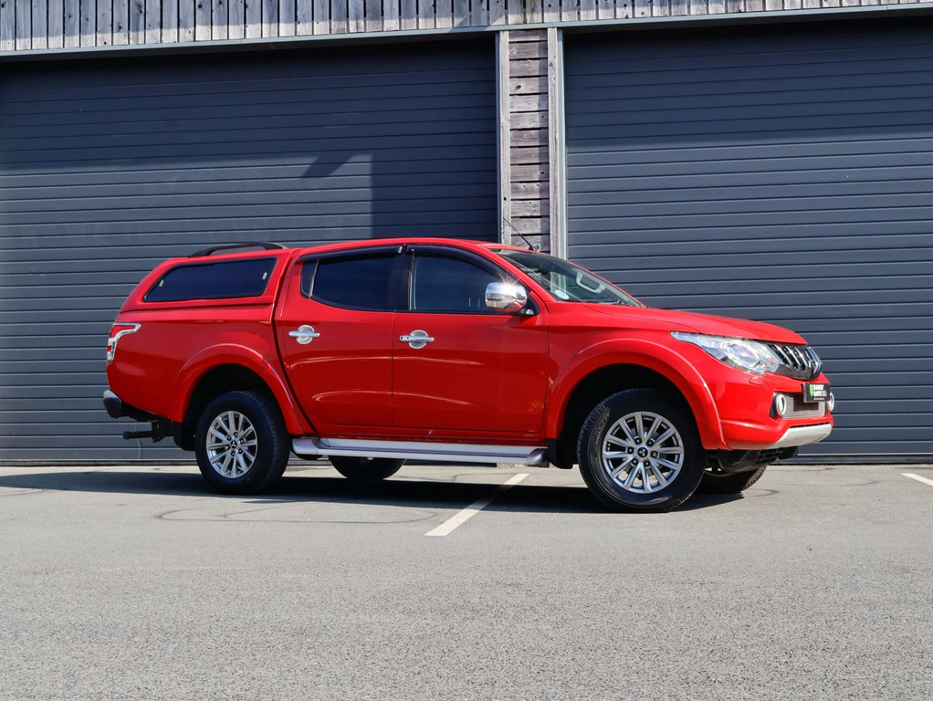 Mitsubishi L200 Di-d Dc Barbarian Pickup Double Cab 4W 