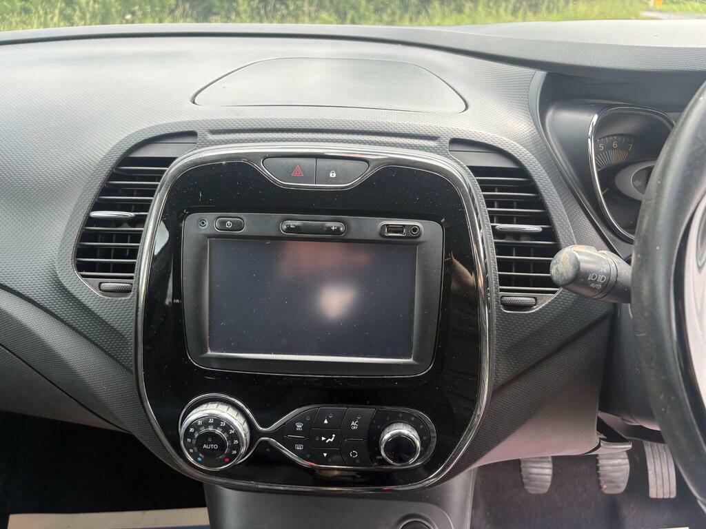 Renault Captur Suv 1.5 Dci Energy Signature Nav Euro 6 Ss Red #14