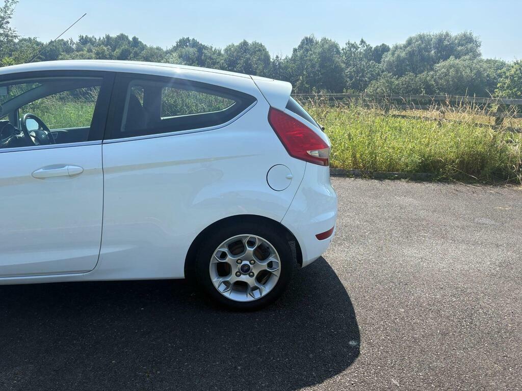 Ford Fiesta 1.4 Zetec Hatchback MF12XXB White #5