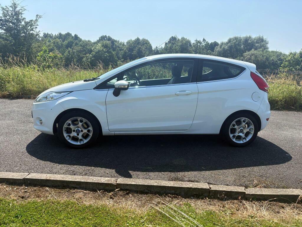 Ford Fiesta 1.4 Zetec Hatchback MF12XXB White #4
