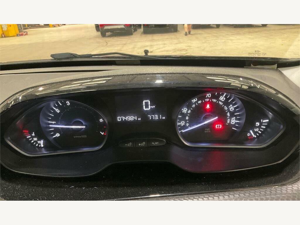 Peugeot 2008 1.2 Puretech Active Euro 6 Grey #5