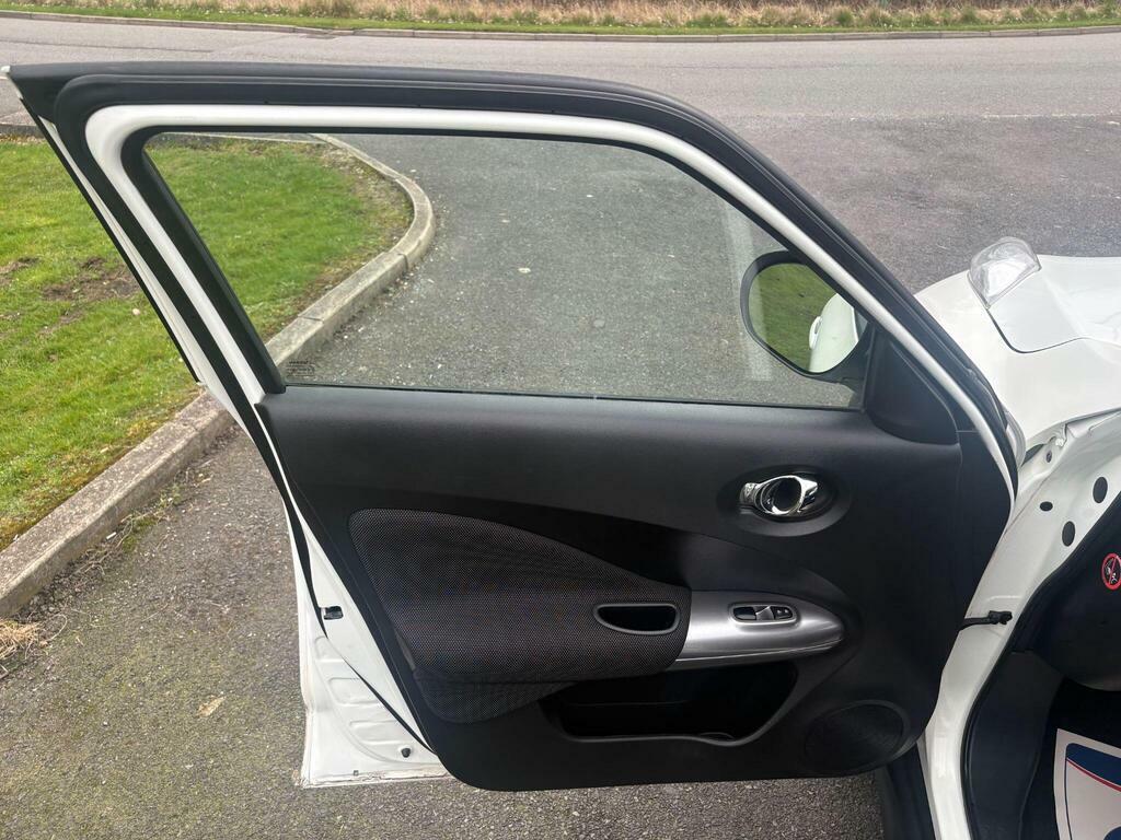 Nissan Juke 1.6 Visia White #23