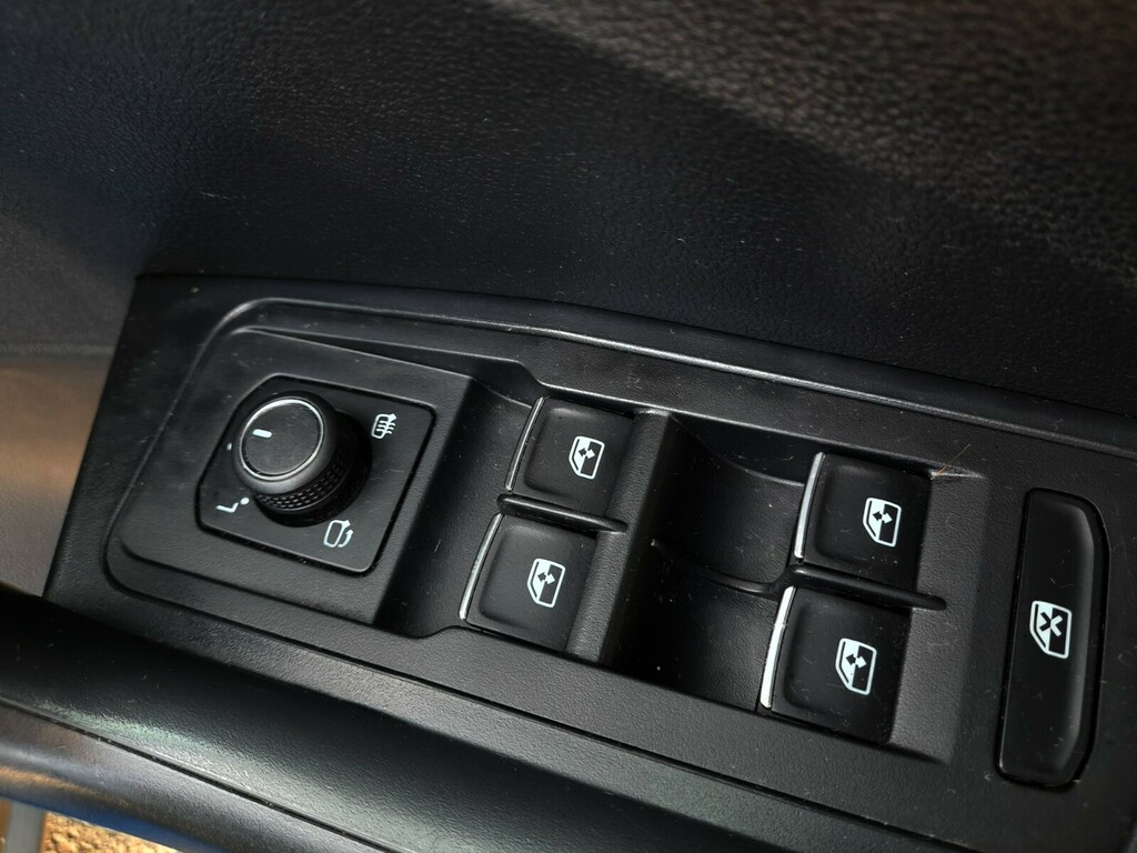 Volkswagen T-Roc Grey #26