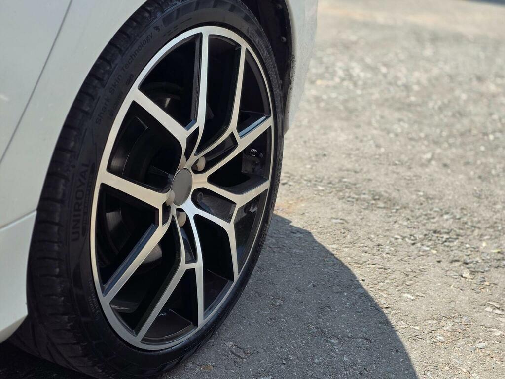 Volvo V60 D2 R-design Lux Nav U1069 White #50