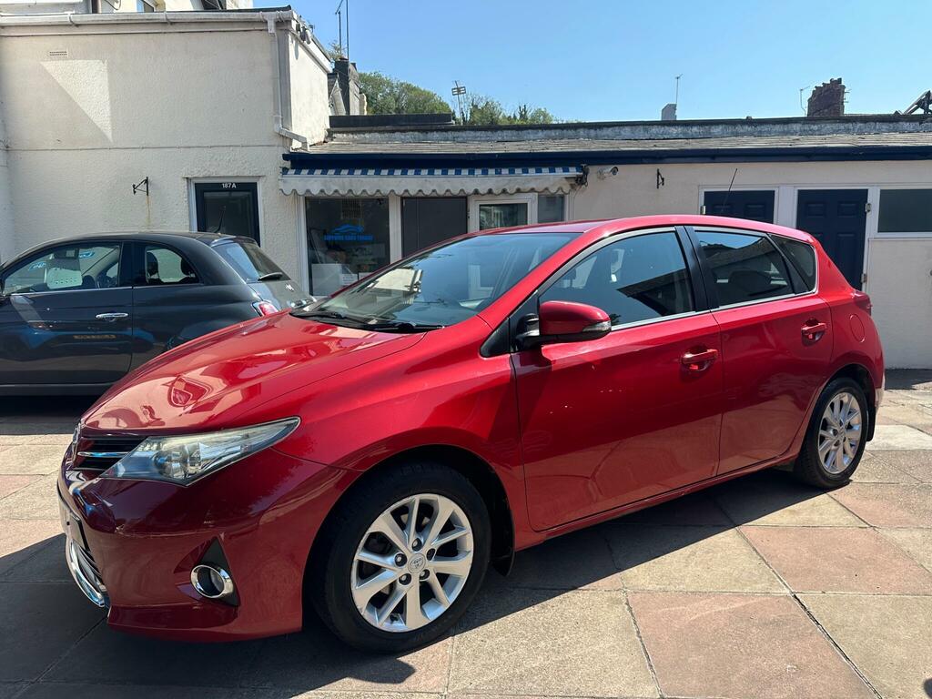 Toyota Auris 1.6 V-matic Icon Euro 5 Red #2