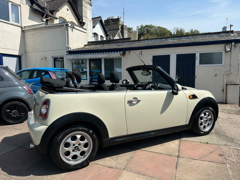 Mini Convertible Cooper White #6