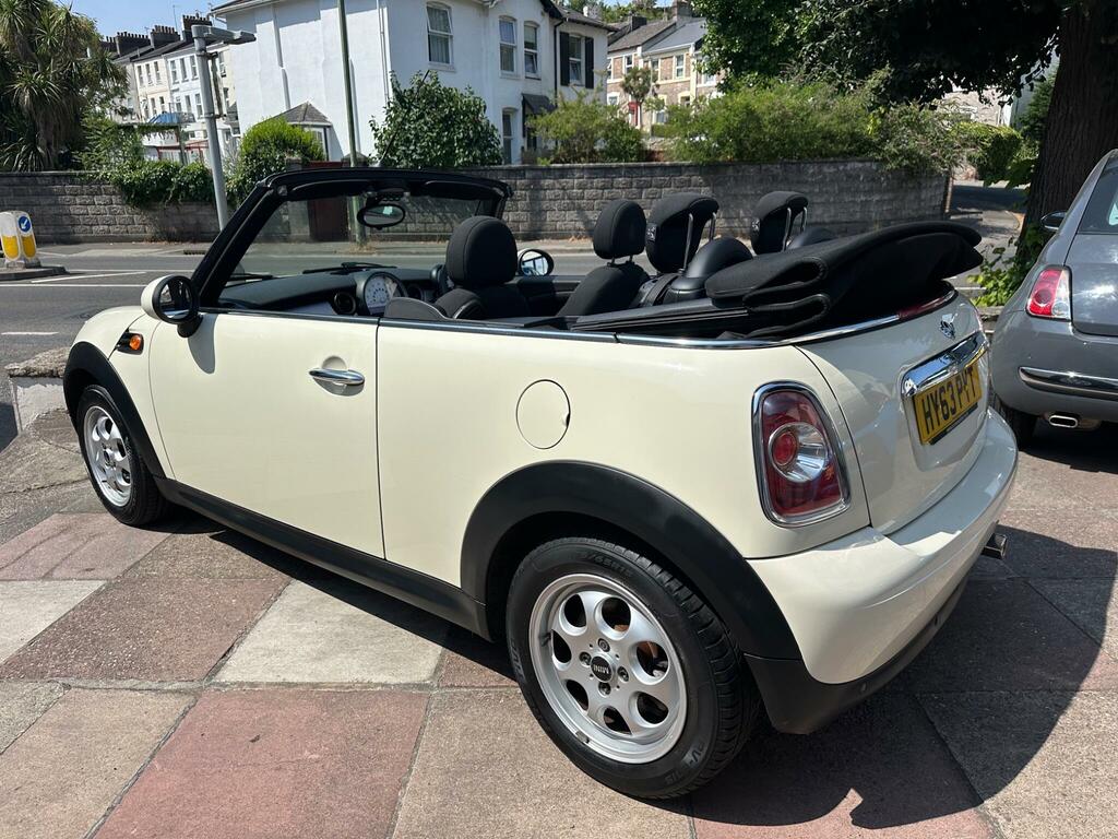 Mini Convertible Cooper White #3