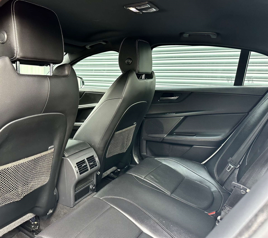 Jaguar XE R-sport Black #35