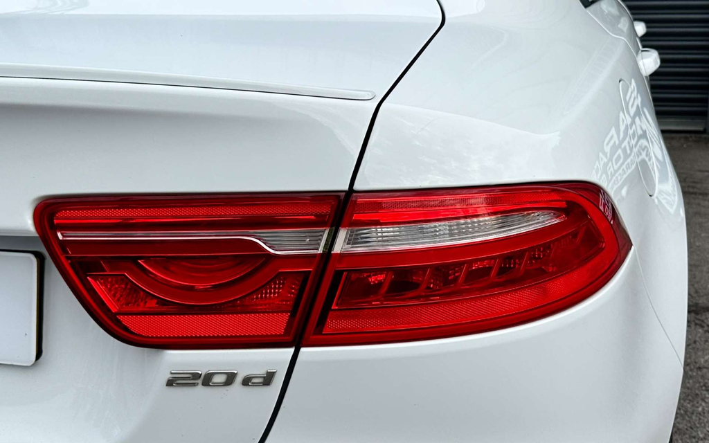 Jaguar XE R-sport Black #11