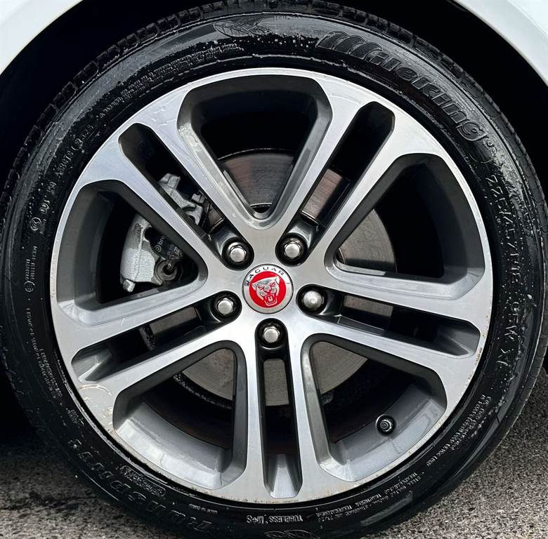 Jaguar XE R-sport Black #16