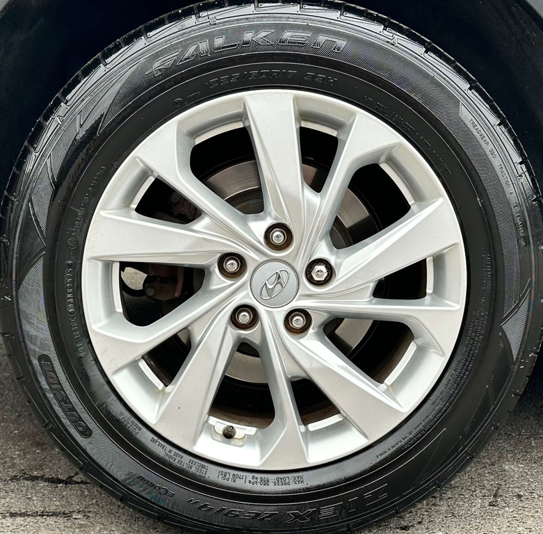 Hyundai Tucson 1.6L Se White #17