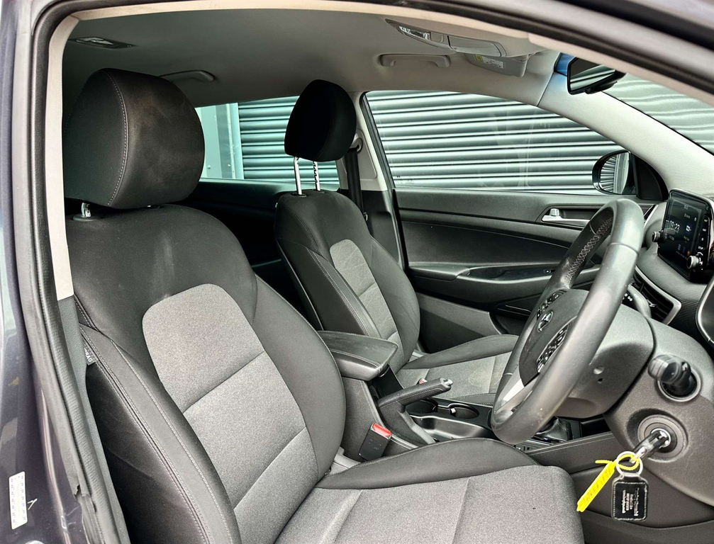 Hyundai Tucson 1.6L Se White #20