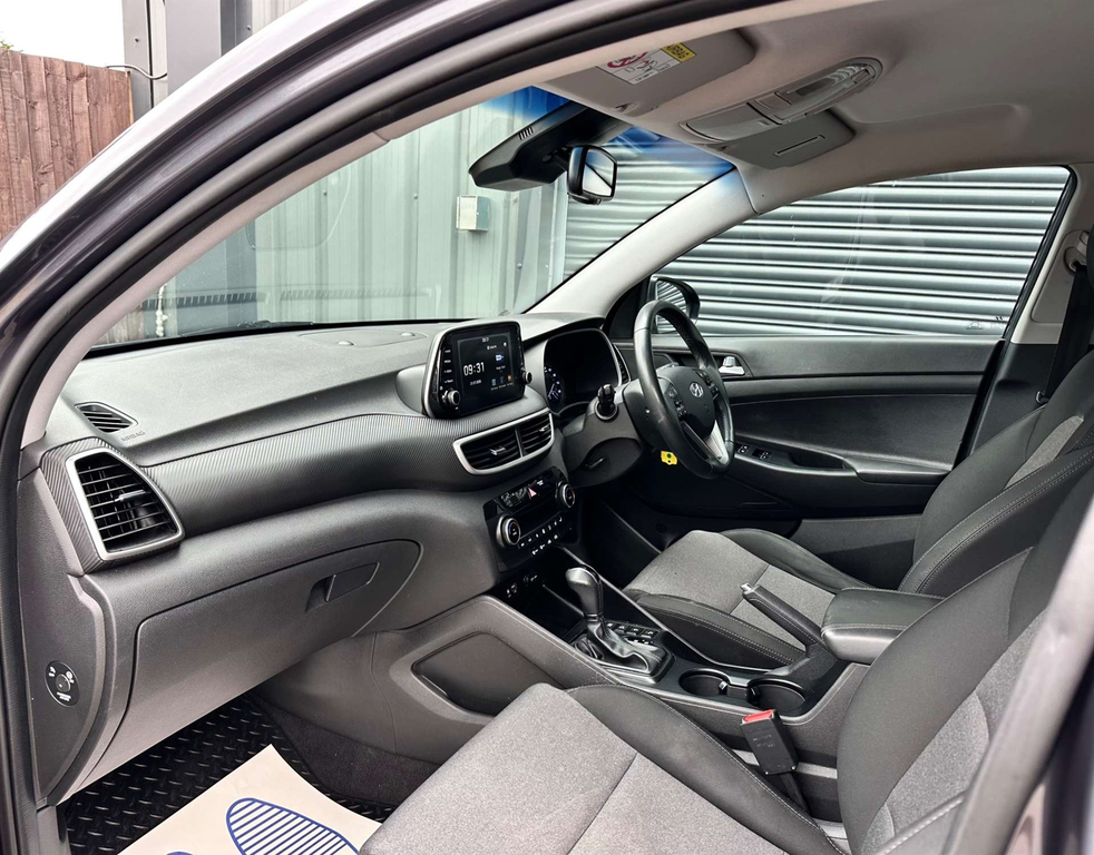 Hyundai Tucson 1.6L Se White #26