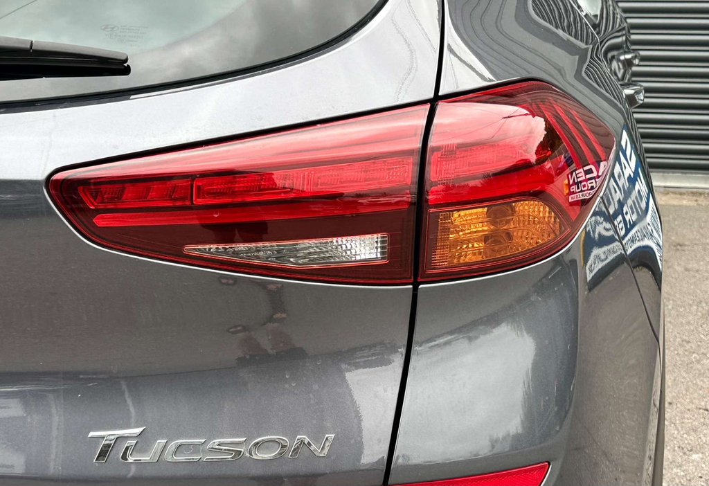 Hyundai Tucson 1.6L Se White #11