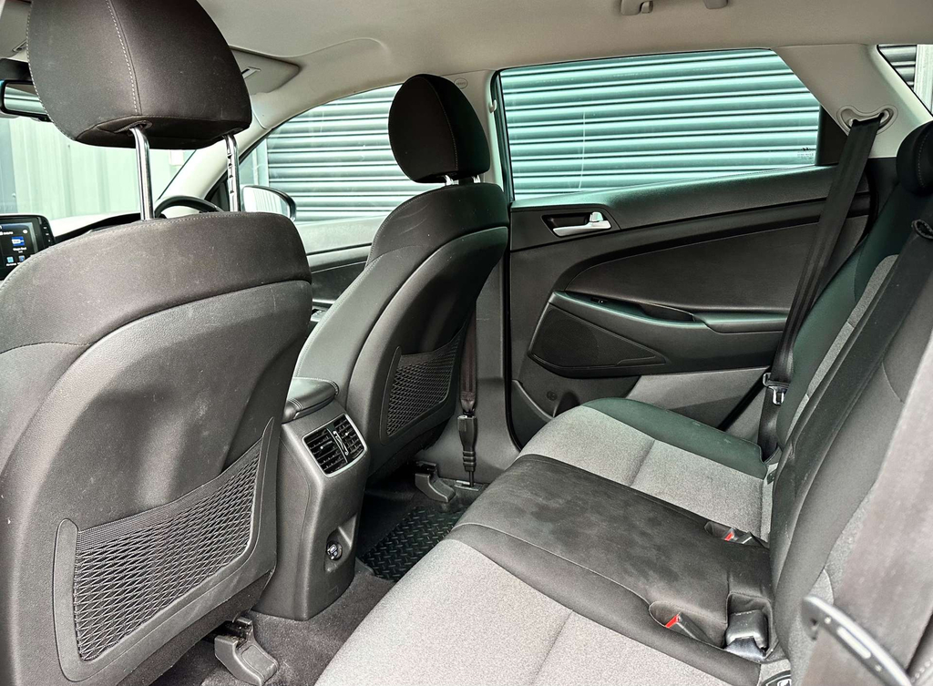Hyundai Tucson 1.6L Se White #30