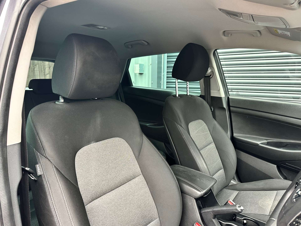 Hyundai Tucson 1.6L Se White #21