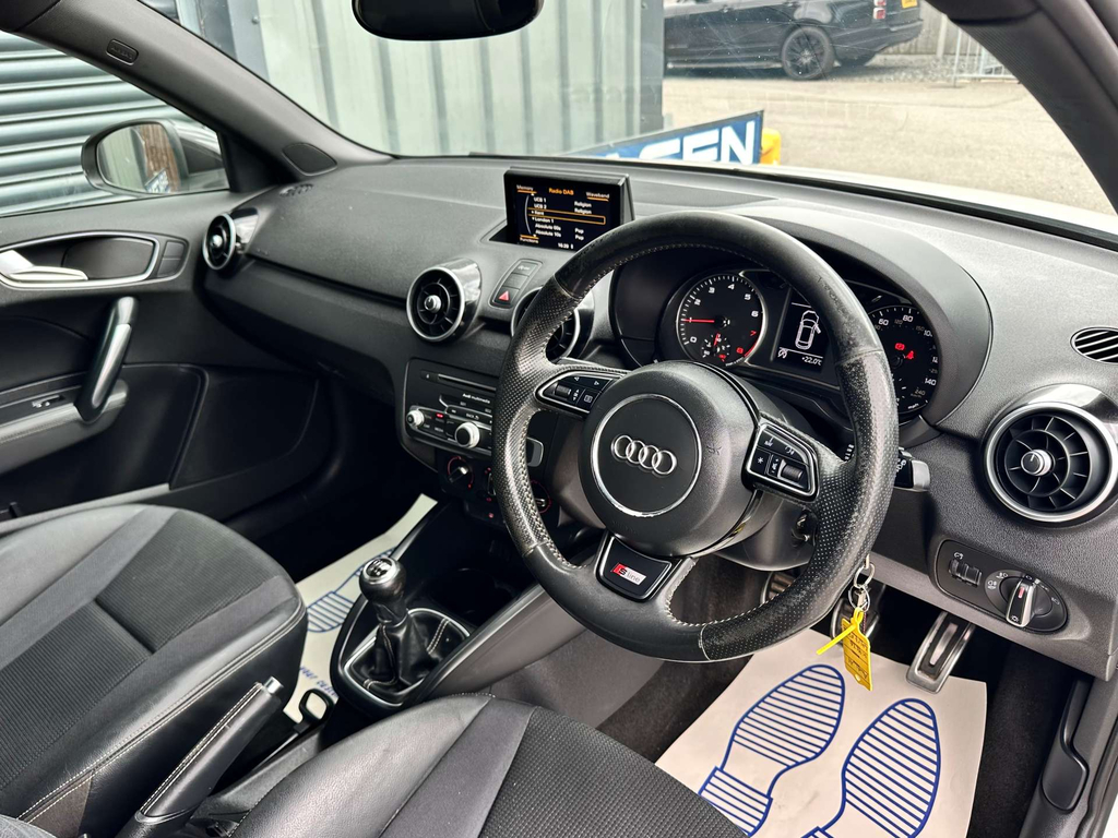 Audi A1 Tfsi Sport Sportback White #14