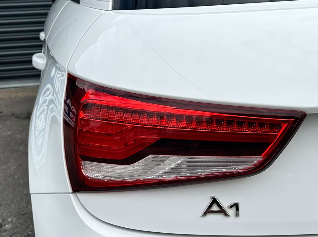Audi A1 Tfsi Sport Sportback White #8
