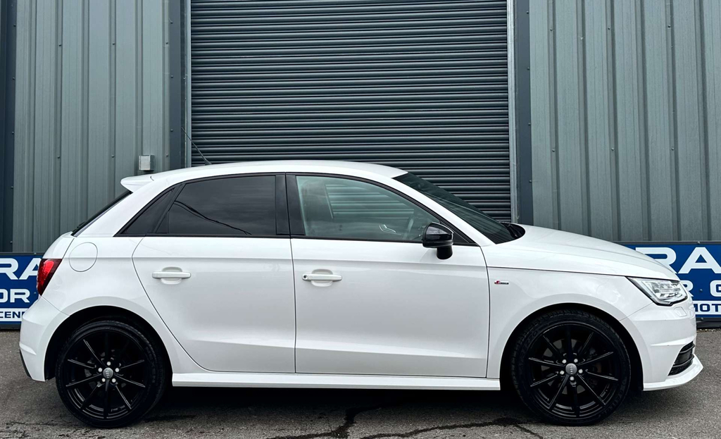 Audi A1 Sportback Tfsi S Line #4