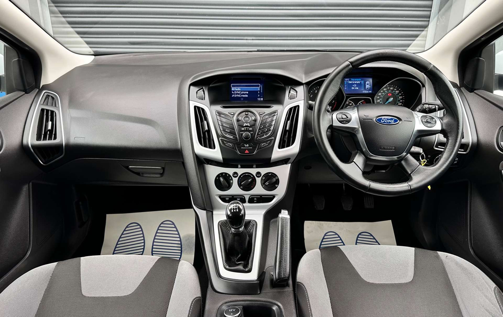 Ford Focus Zetec Navigator T ML14HSX #3