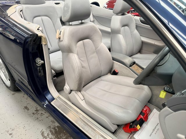 Mercedes-Benz CLK Elegance Blue #21