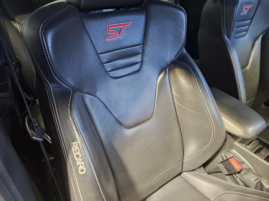 Ford Focus St-3 Black #4