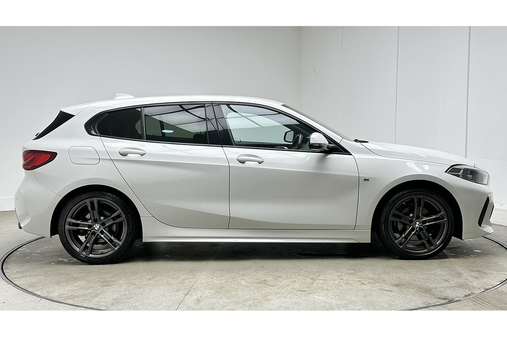 BMW 1 Series 118D M Sport White #4