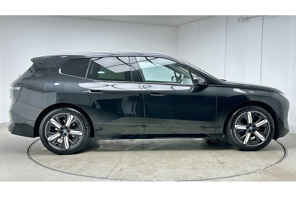 BMW iX 40 M Sport Blue #4