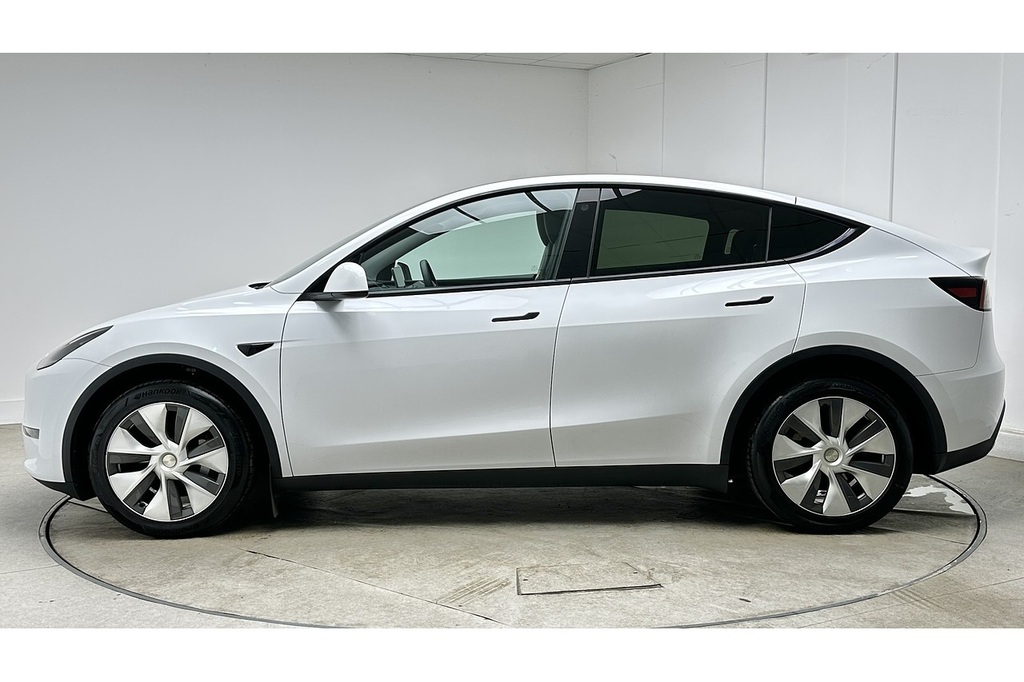 Tesla Model Y Long Range GJ24OPF White #6
