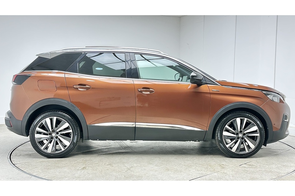 Peugeot 3008 Puretech Gt Line Premium Brown #4