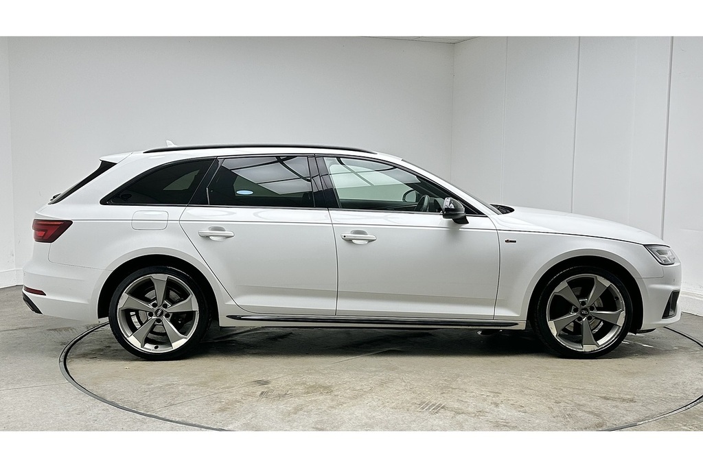 Audi A4 Avant Tfsi Black Edition White #4