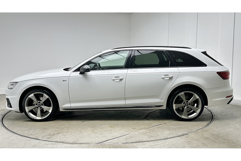 Audi A4 Avant Tfsi Black Edition White #6