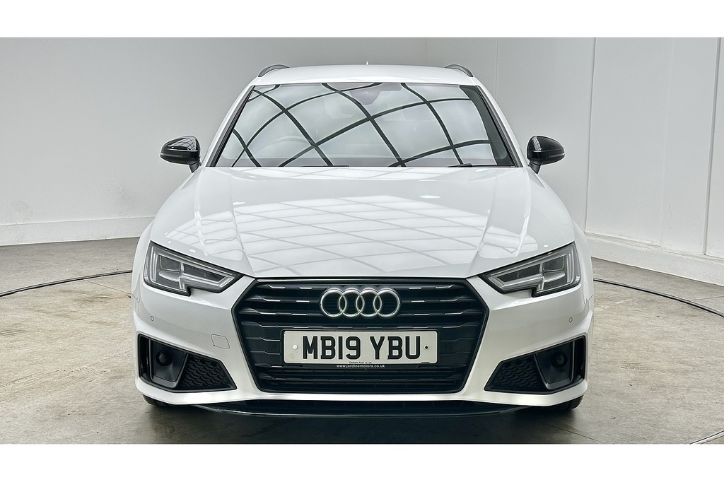Audi A4 Avant Tfsi Black Edition White #3