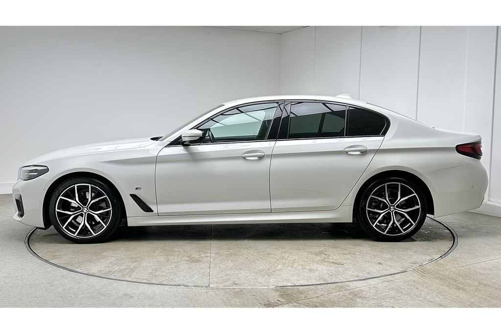 BMW 5 Series 520D Mht M Sport White #6