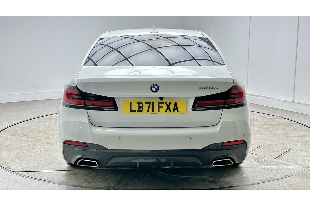 BMW 5 Series Dieselhybrid 4dr 202208239072065 #9