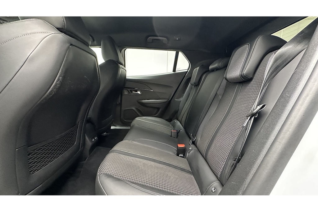 Peugeot e-2008 50Kwh Allure Premium Suv 136 Ps Orange #19