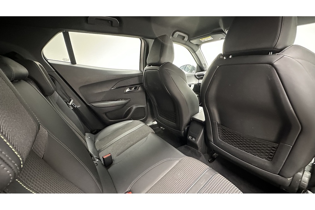 Peugeot e-2008 50Kwh Allure Premium Suv 136 Ps Orange #22