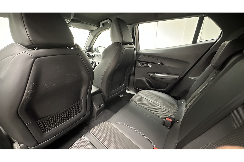 Peugeot e-2008 50Kwh Allure Premium Suv 136 Ps Orange #20