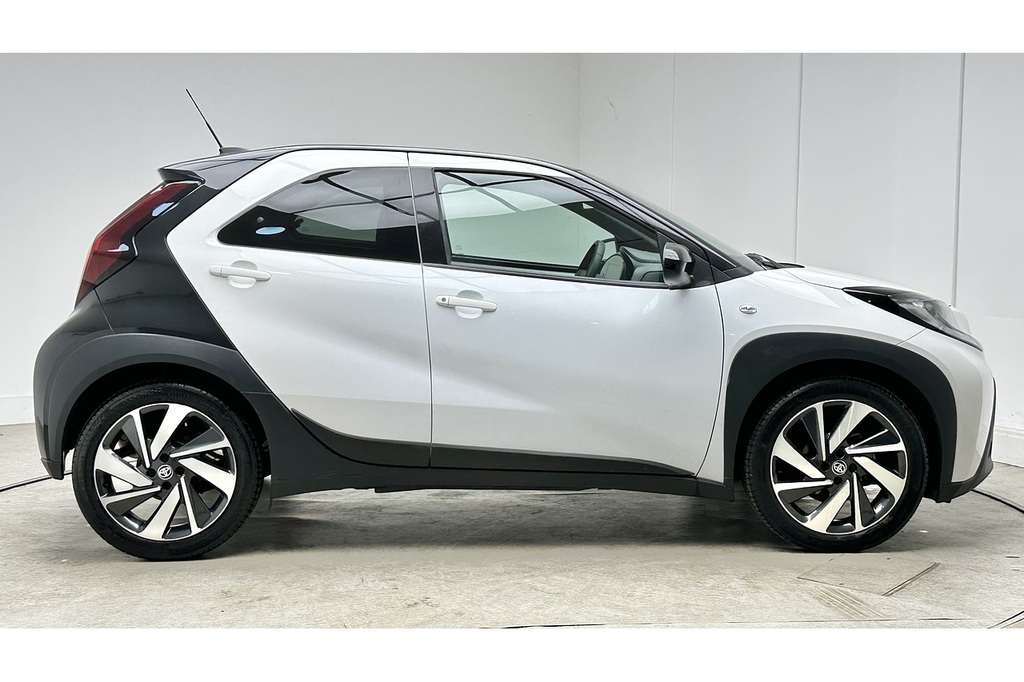 Toyota Aygo X Vvt-i Edge White #4