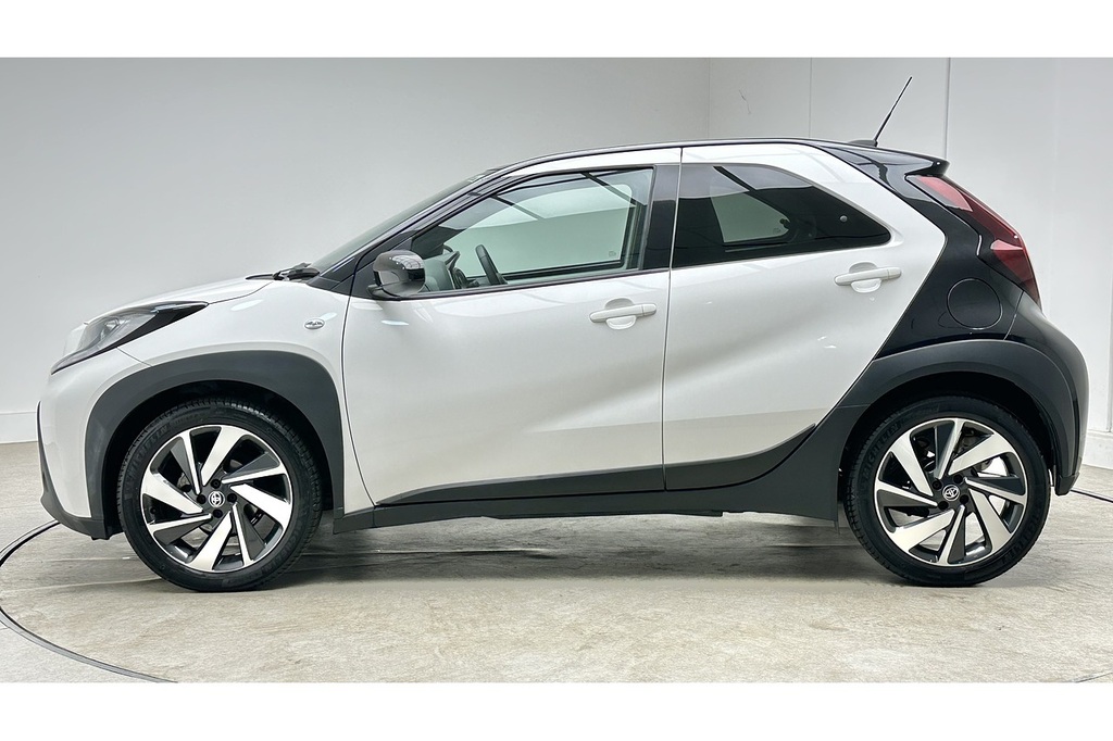 Toyota Aygo X Vvt-i Edge White #6