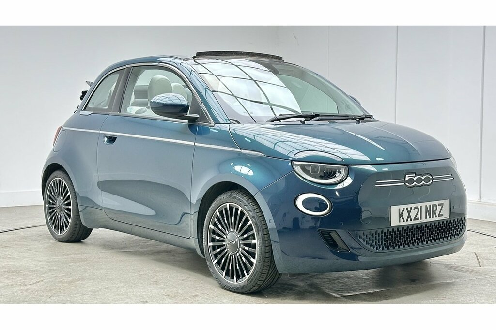 Fiat 500E C Icon Black #10