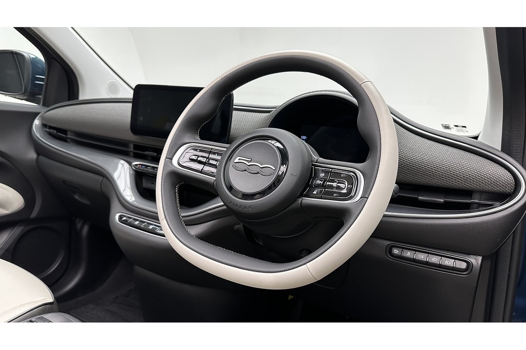 Fiat 500E C Icon Black #22