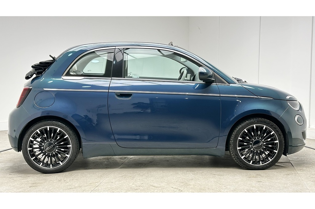 Fiat 500E C La Prima Green #4